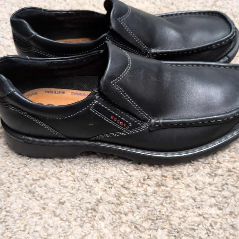 Men's Ecco Black Leather Slip On Shoes 9.5